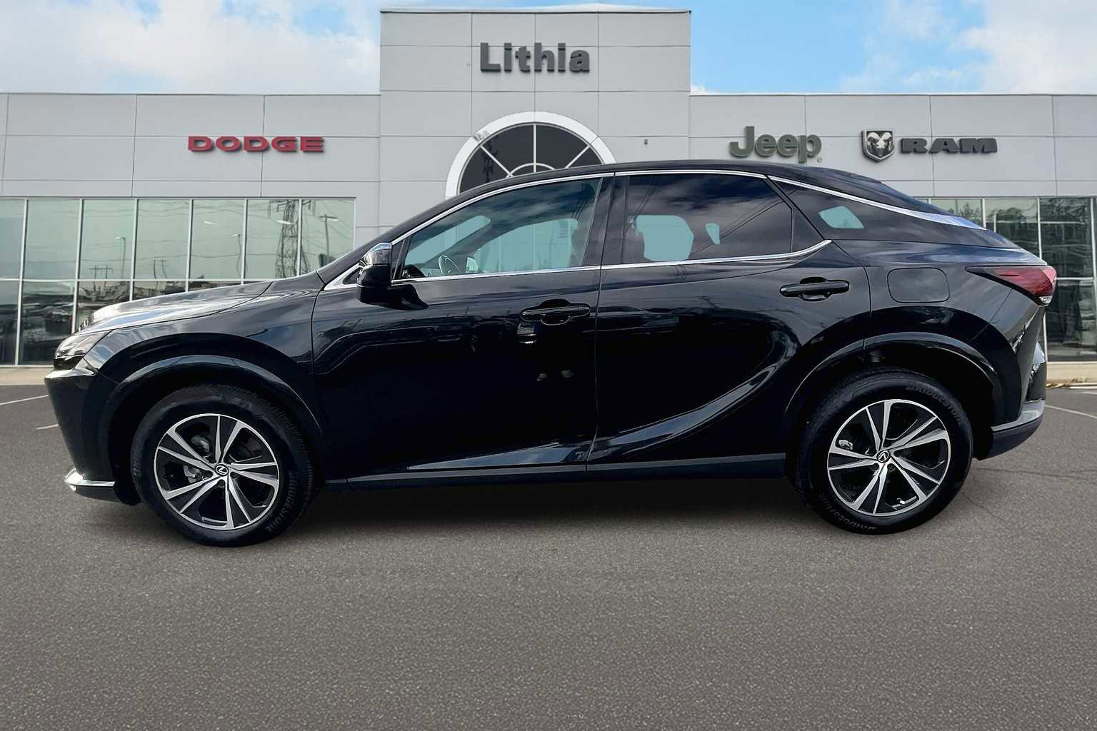 Used 2024 Lexus RX 350 FWD image 3