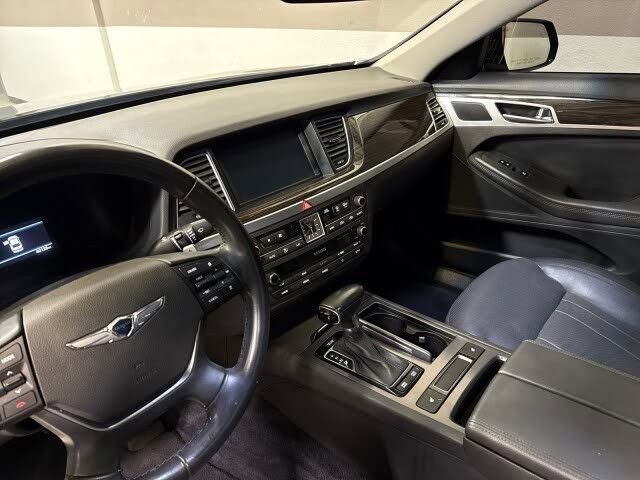 Used 2020 Genesis G80 3.8 RWD image 19