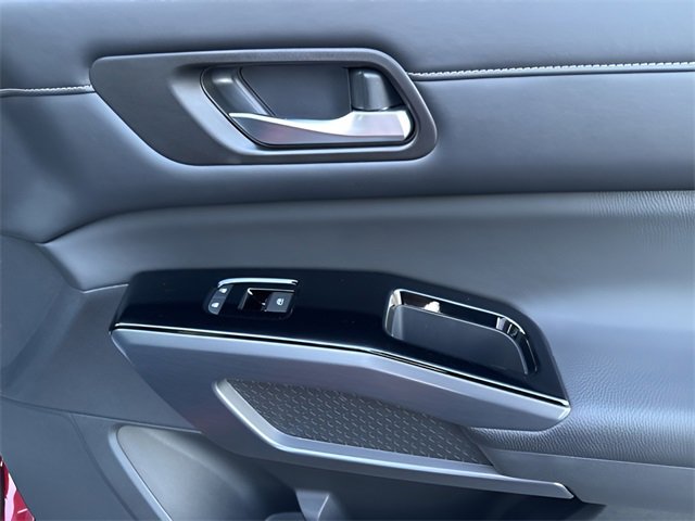 Used 2023 Nissan Pathfinder SL image 23