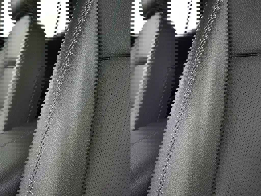 Used 2023 GMC Terrain SLT w/ Elevation Edition image 14