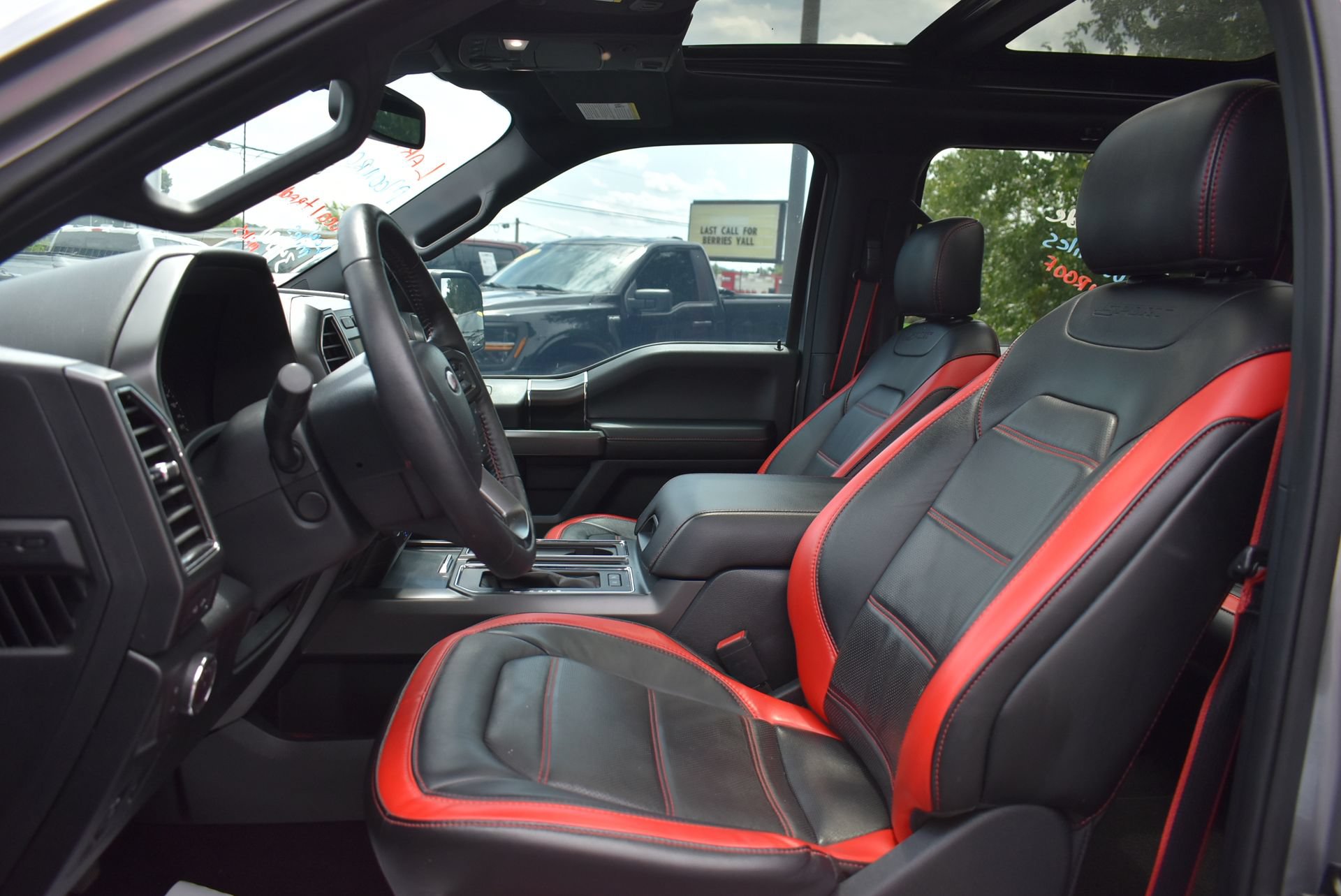 Used 2020 Ford F150 Lariat w/ Equipment Group 502A Luxury AWD/4WD image 16