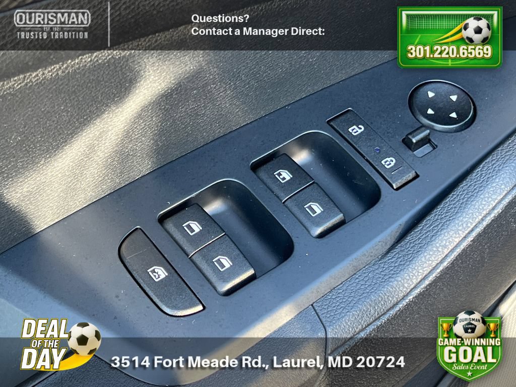 Used 2025 Kia Sportage LX FWD image 9