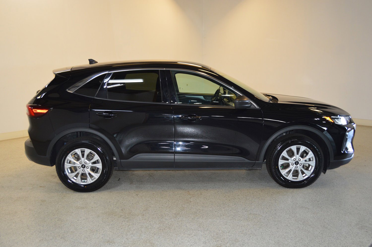 Used 2024 Ford Escape Active image 2