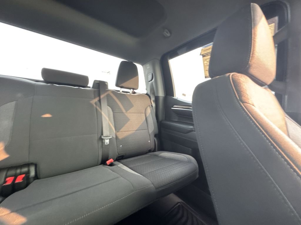 Used 2025 Chevrolet Silverado 1500 LT image 14