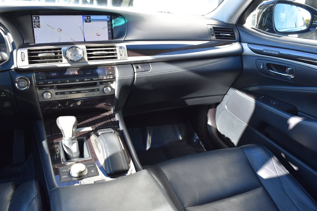 Used 2017 Lexus LS 460 AWD w/ Comfort Package image 13