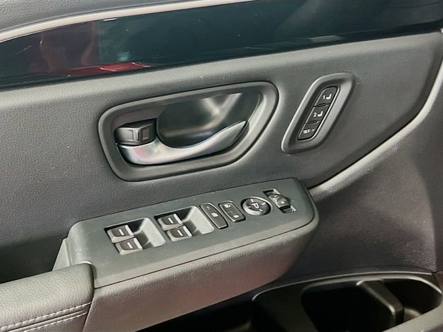 Certified 2025 Honda Pilot Touring image 12