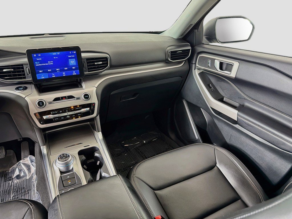 Used 2024 Ford Explorer XLT w/ Equipment Group 202A AWD/4WD image 28