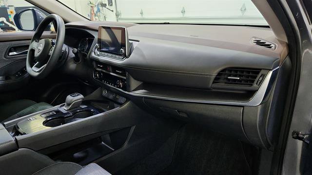 Certified 2023 Nissan Rogue SV image 23