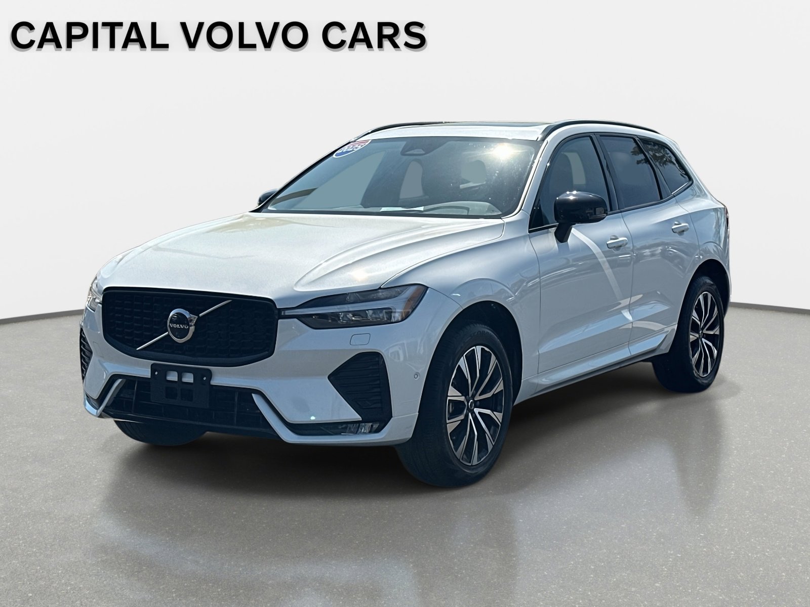 Certified 2025 Volvo XC60 B5 Plus image 1