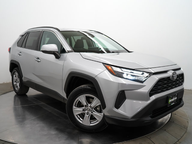 Used 2022 Toyota RAV4 XLE w/ Convenience Package AWD/4WD image 3