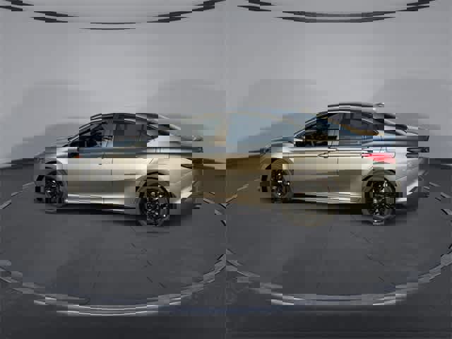 Used 2025 Toyota Camry SE image 5