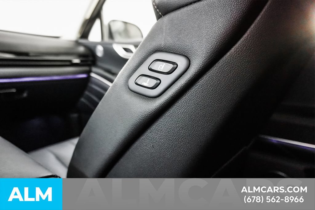Used 2025 Genesis GV80 2.5T Standard AWD/4WD image 21