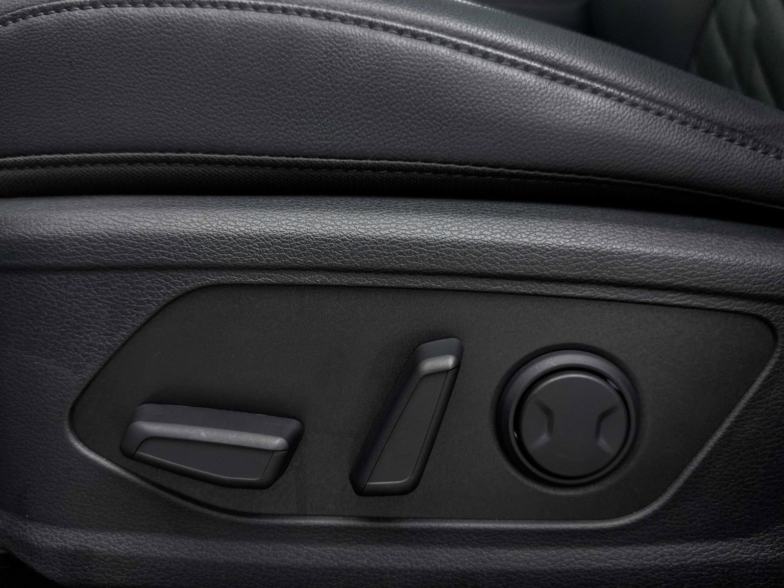 Used 2025 Kia Sportage X-Line Prestige image 30