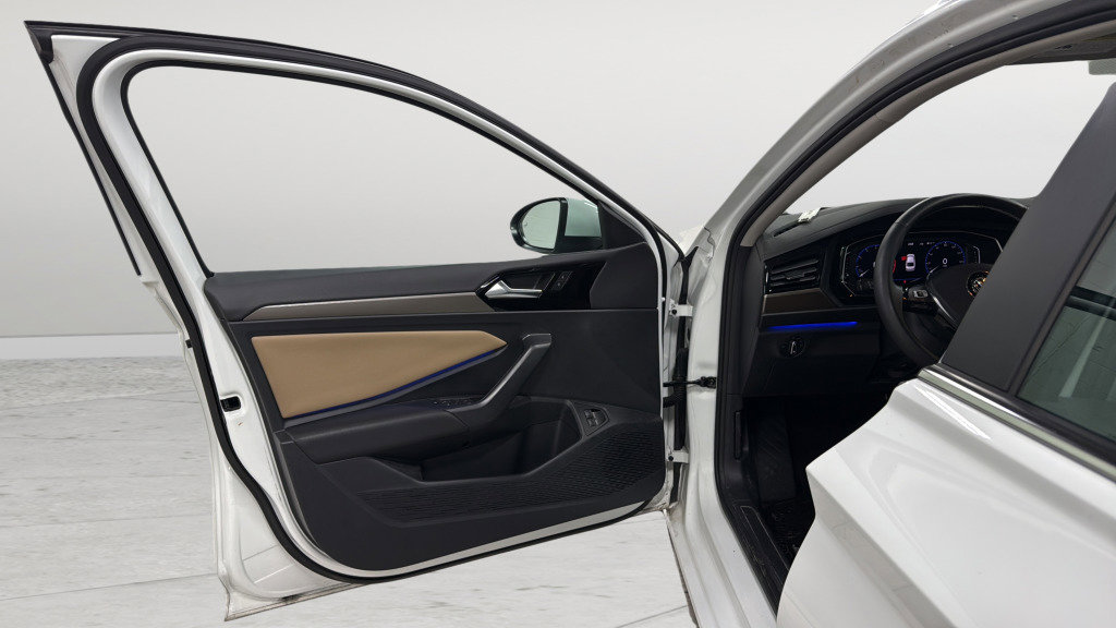 Certified 2021 Volkswagen Jetta SEL Premium image 13