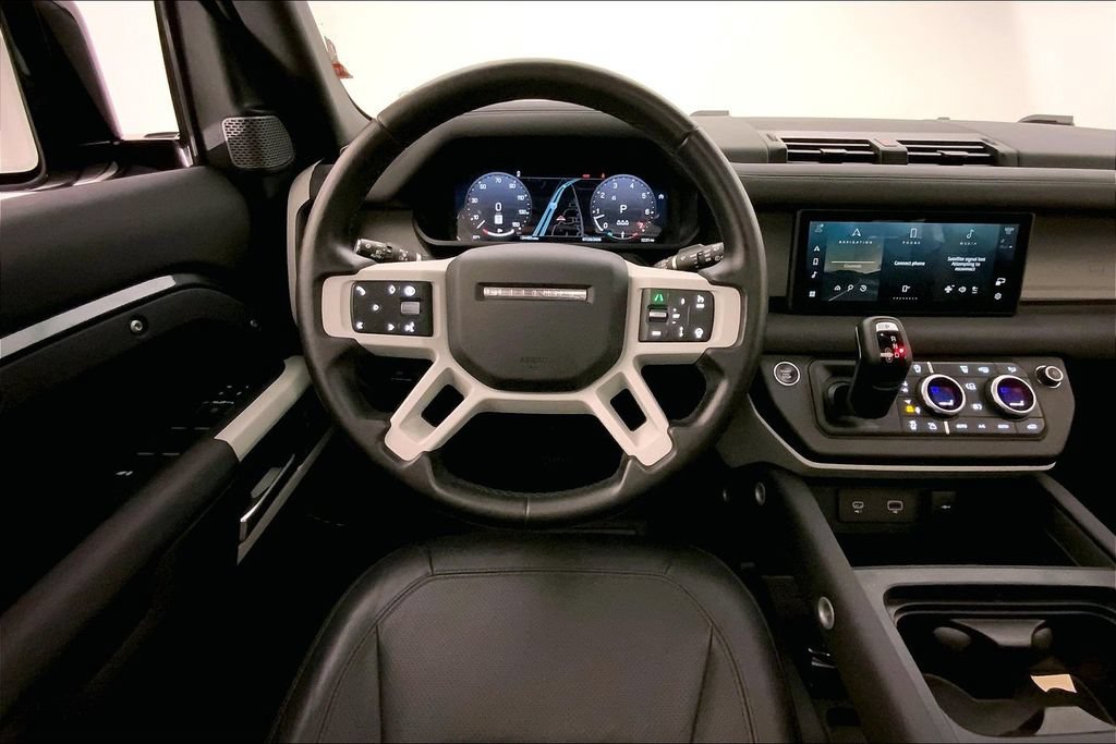 Used 2024 Land Rover Defender 110 S AWD/4WD image 4