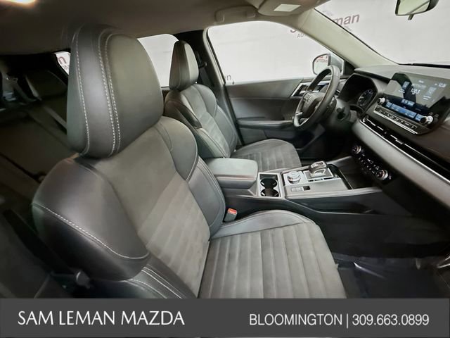 Used 2024 Mitsubishi Outlander SE Black Edition image 28