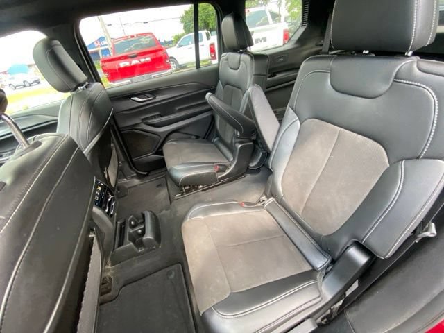 Used 2023 Jeep Grand Cherokee L Laredo AWD/4WD image 15