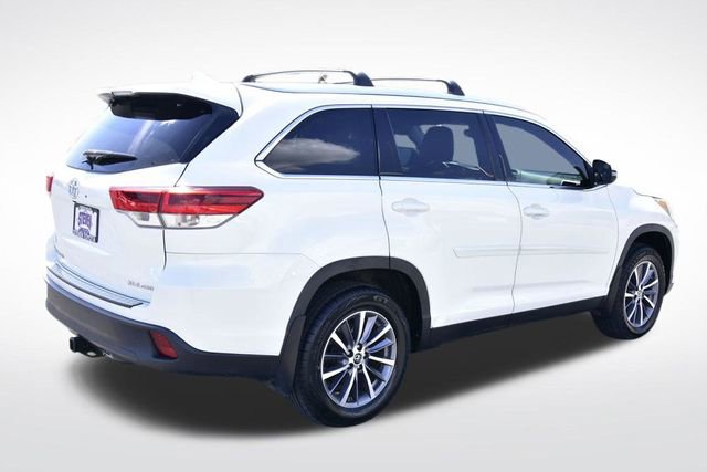 Used 2019 Toyota Highlander XLE image 4