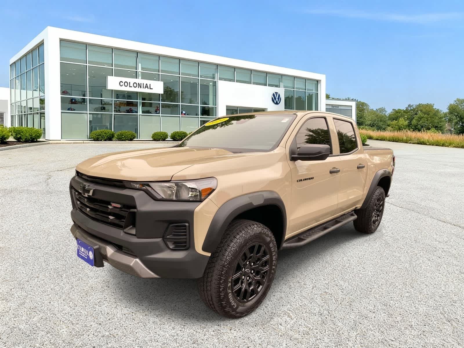Used 2024 Chevrolet Colorado Trail Boss w/ Advanced Trailering Package AWD/4WD image 1