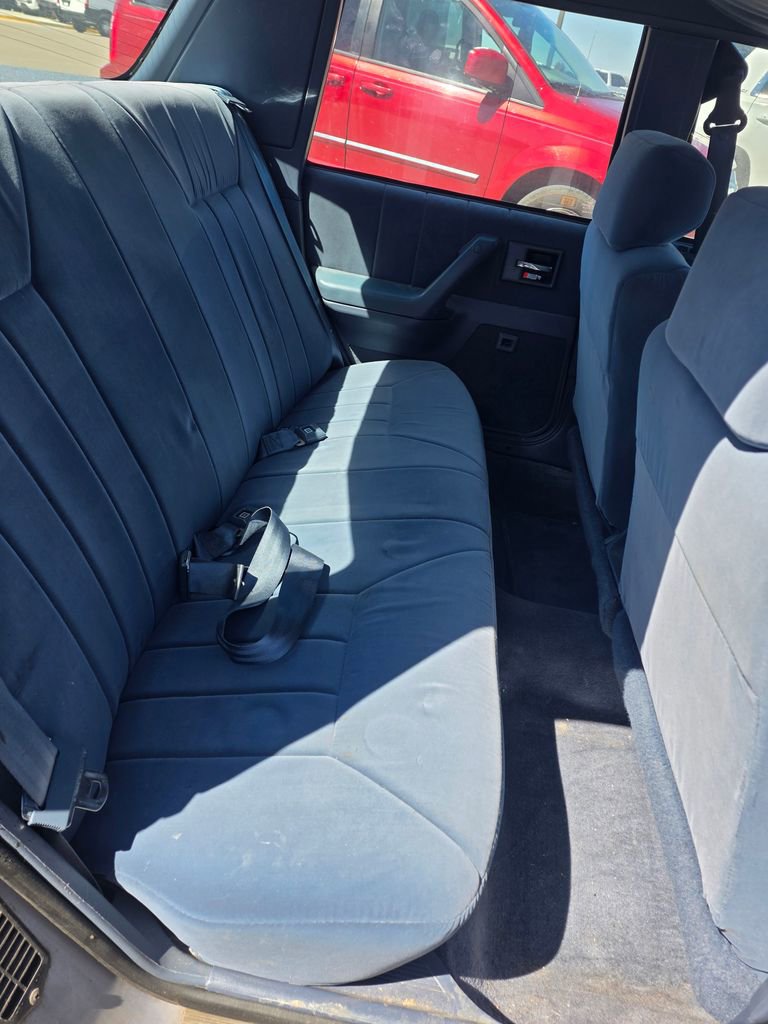 Used 1996 Oldsmobile Cutlass Ciera SL image 4