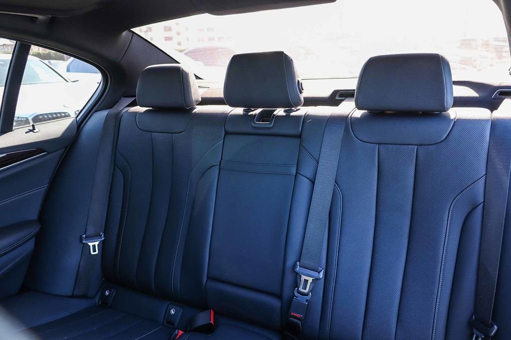 Certified 2023 BMW 530i w/ Convenience Package image 21