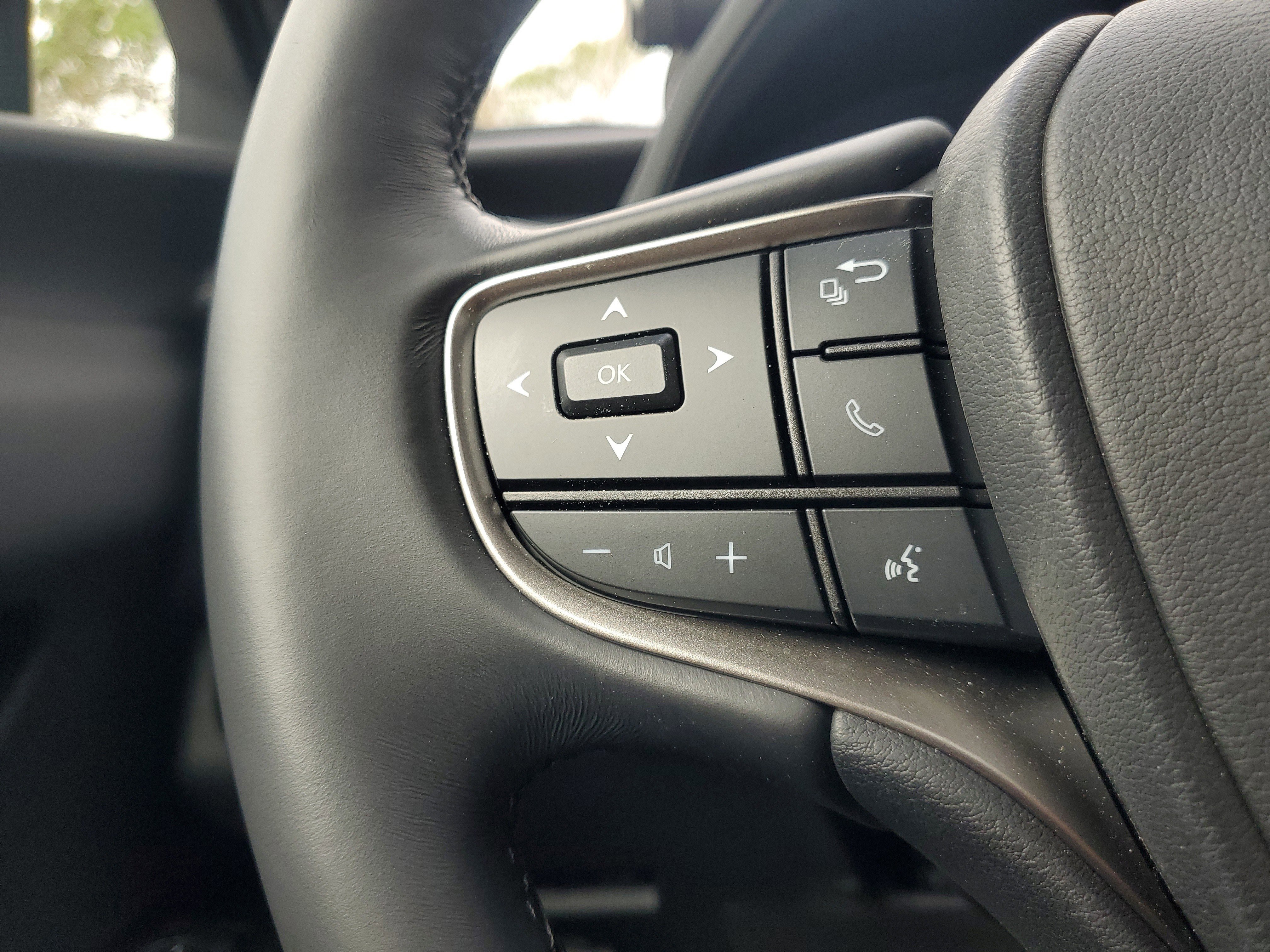 Used 2025 Lexus UX 300h FWD w/ Accessory Package (Z1) image 22