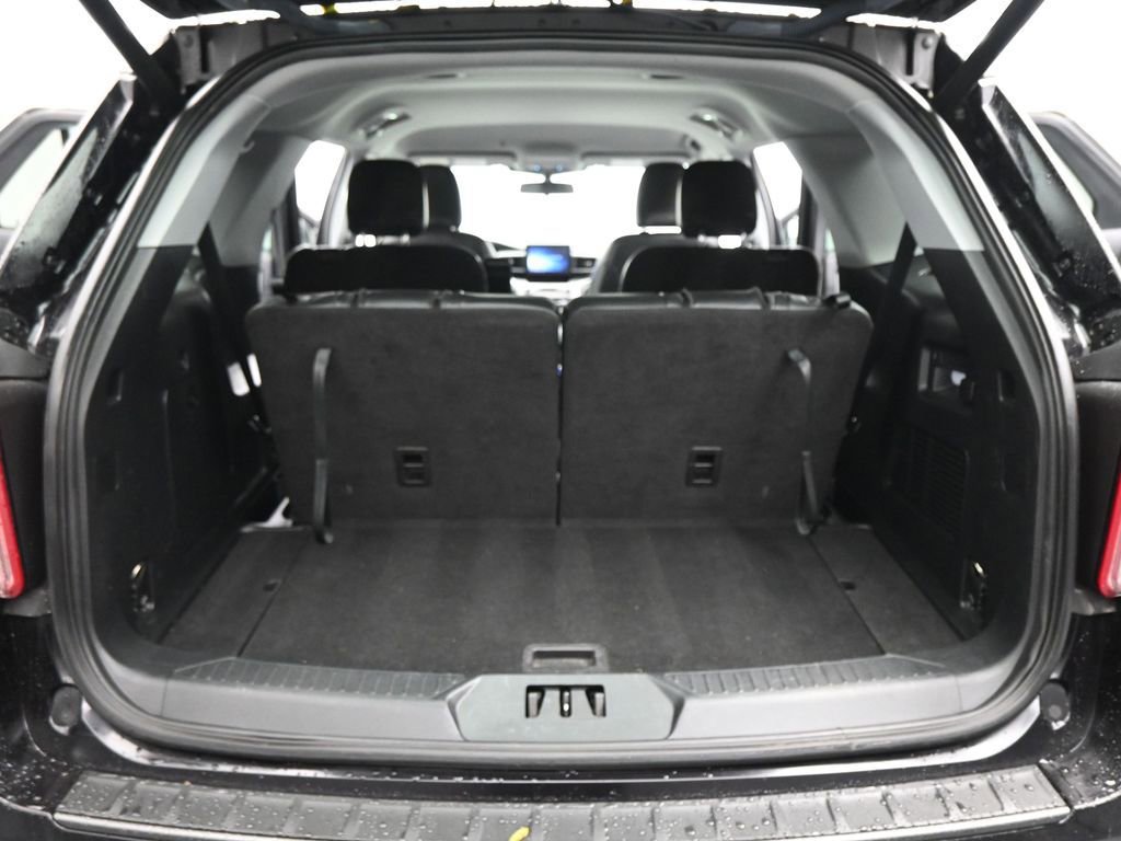 Certified 2022 Ford Explorer XLT w/ Equipment Group 202A image 26