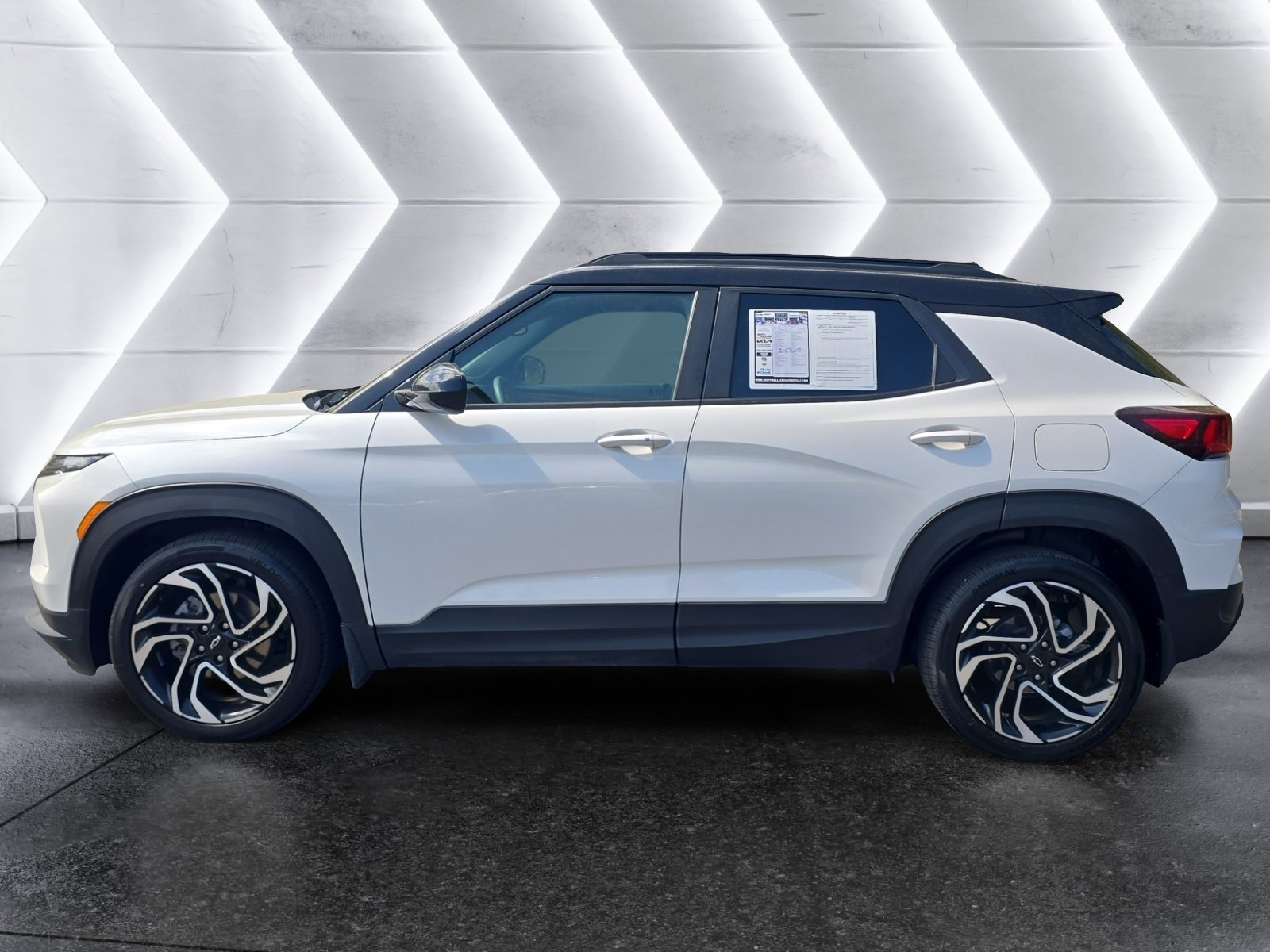 Used 2024 Chevrolet TrailBlazer RS w/ Convenience Package image 2