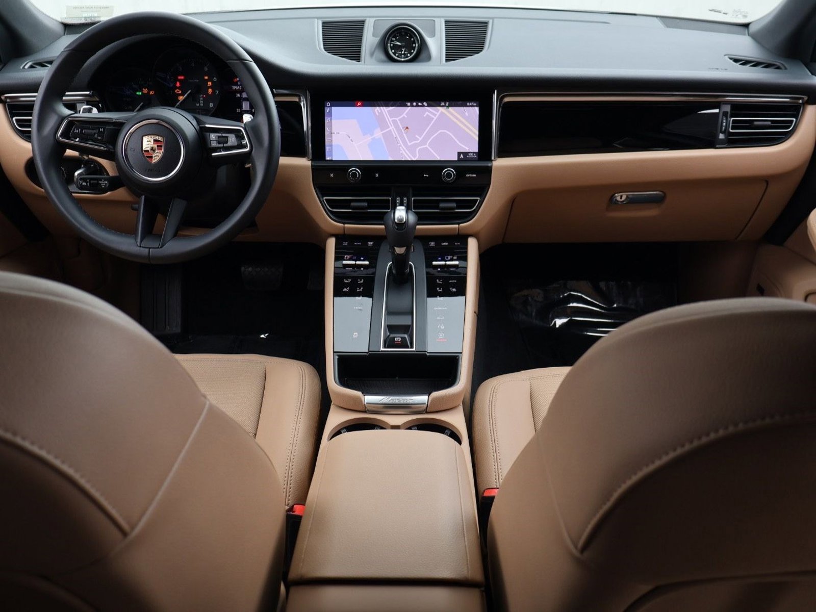 Certified 2025 Porsche Macan image 19