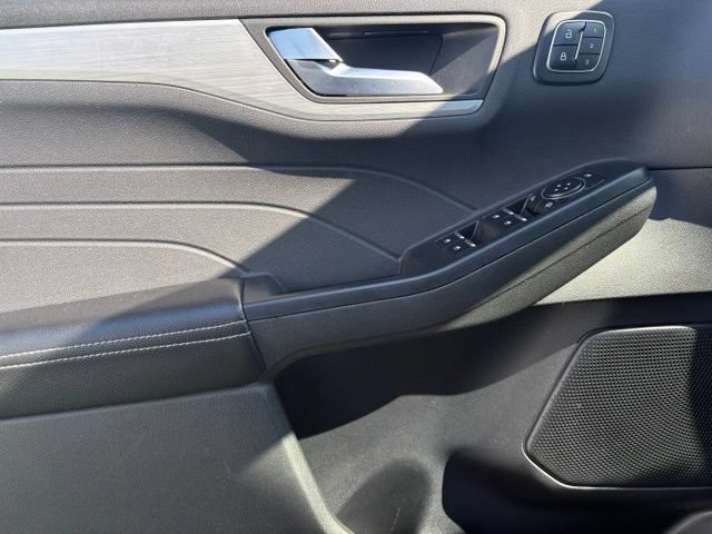 Used 2024 Ford Escape Platinum AWD/4WD image 21