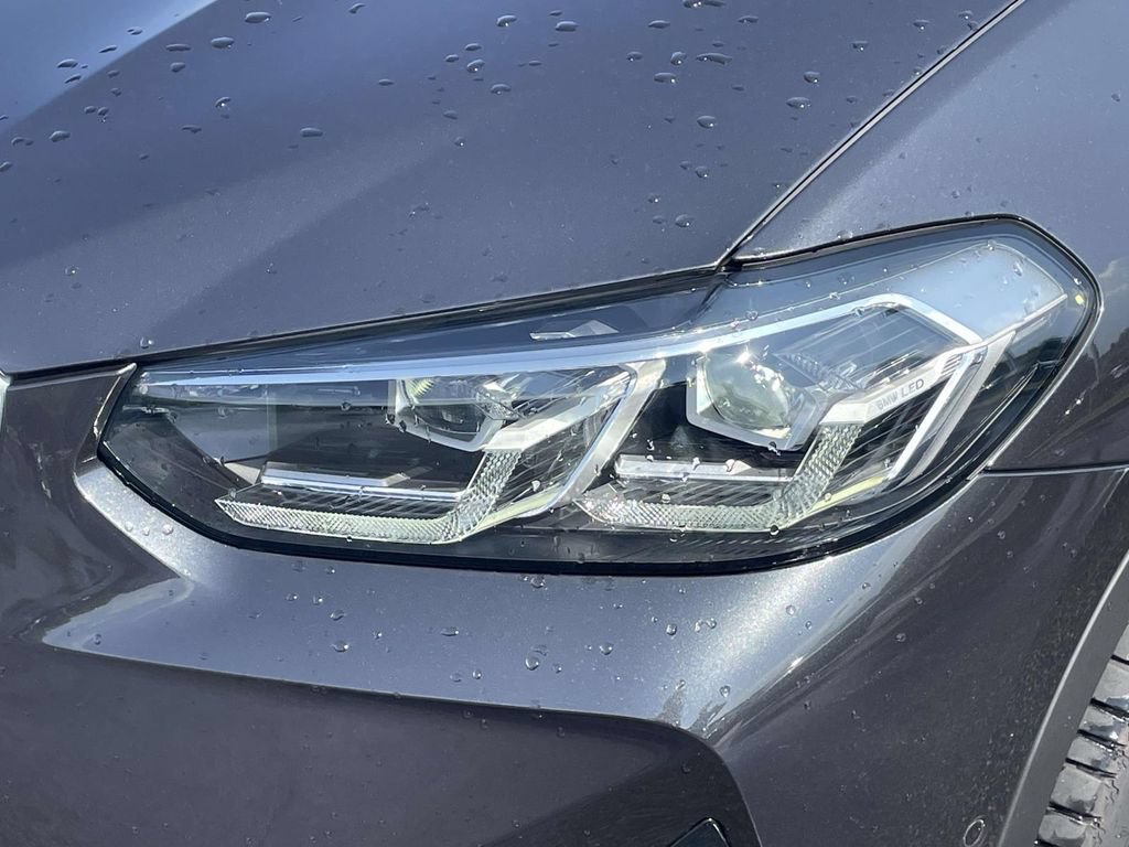 Used 2023 BMW X4 xDrive30i w/ Premium Package AWD/4WD image 7