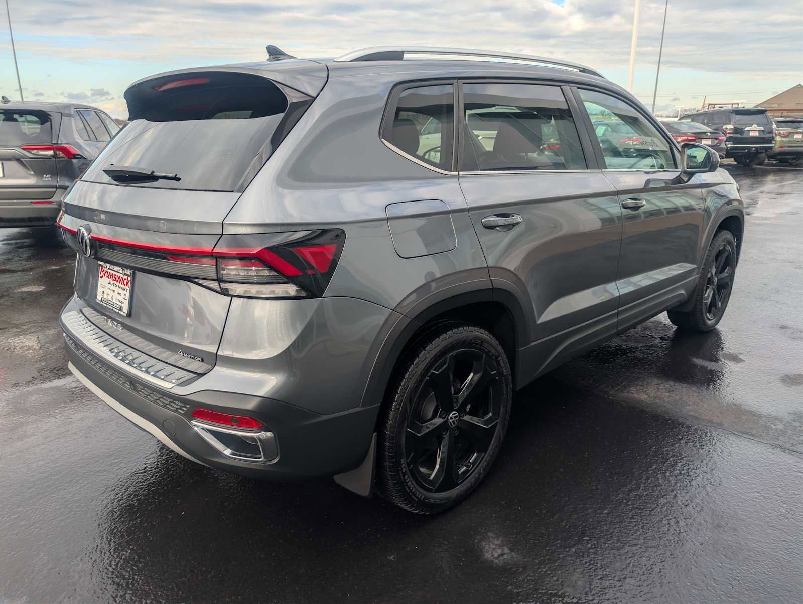 Certified 2025 Volkswagen Taos SEL w/ Taos Adventure Package image 7