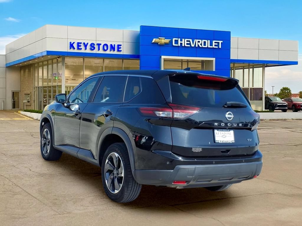 Used 2024 Nissan Rogue SV FWD image 5