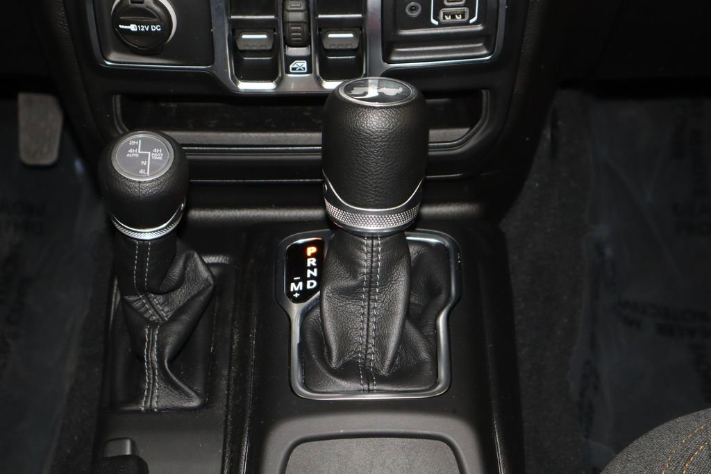 Used 2025 Jeep Wrangler Unlimited Sahara w/ Safety Group image 13