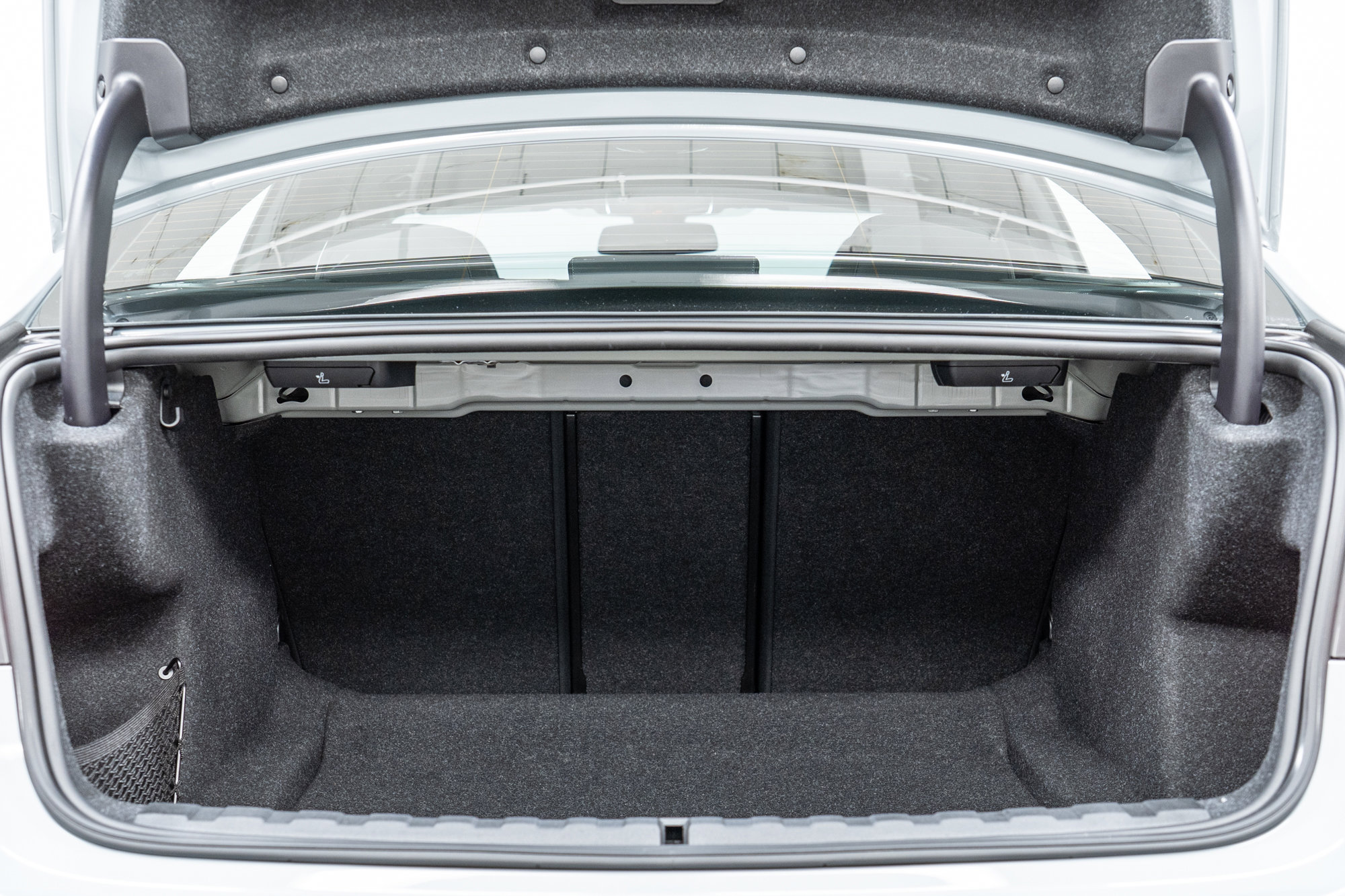 Used 2025 BMW M340i xDrive w/ Premium Package image 10