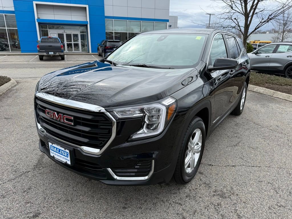 Used 2024 GMC Terrain SLE image 9
