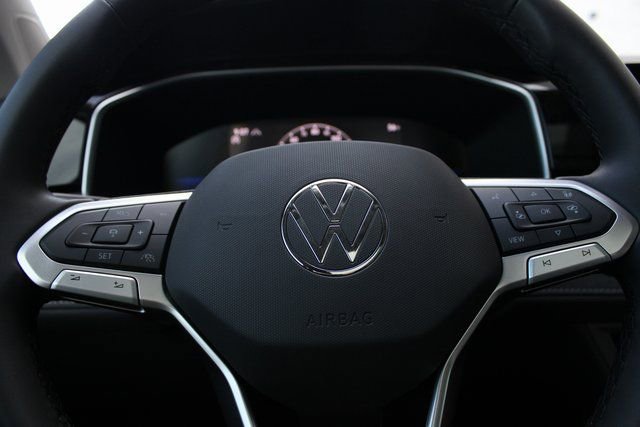 New 2025 Volkswagen Taos SE image 10