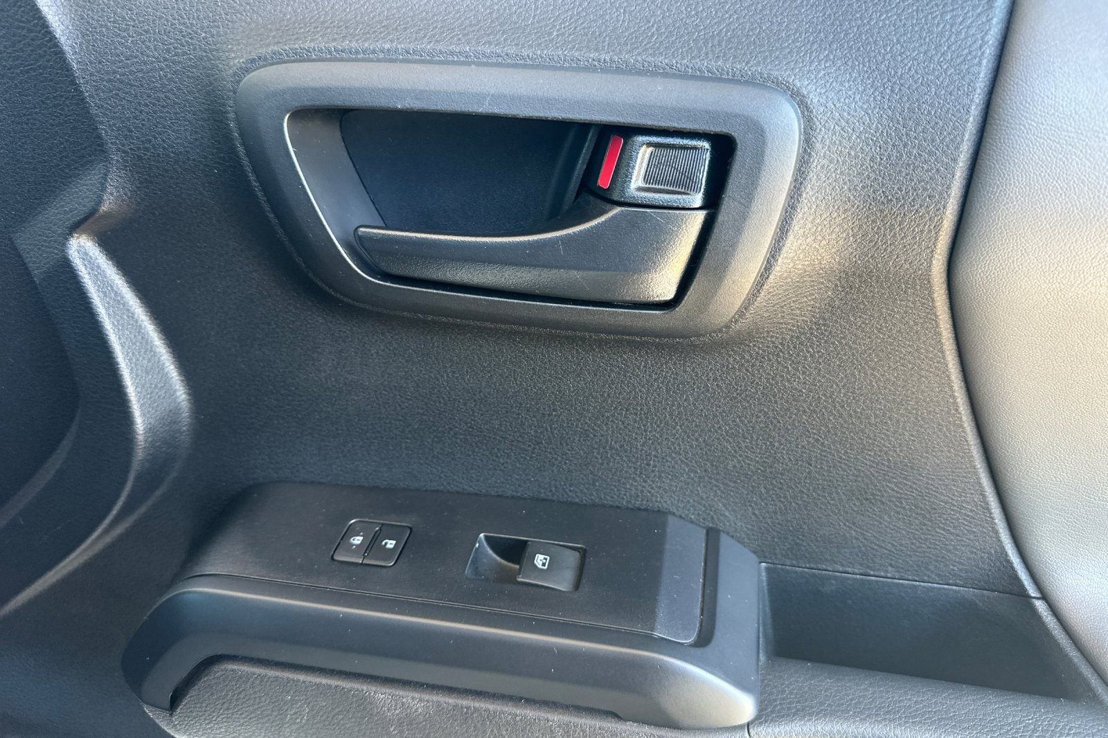 Used 2022 Toyota Tacoma SR w/ SR Convenience Package RWD image 21