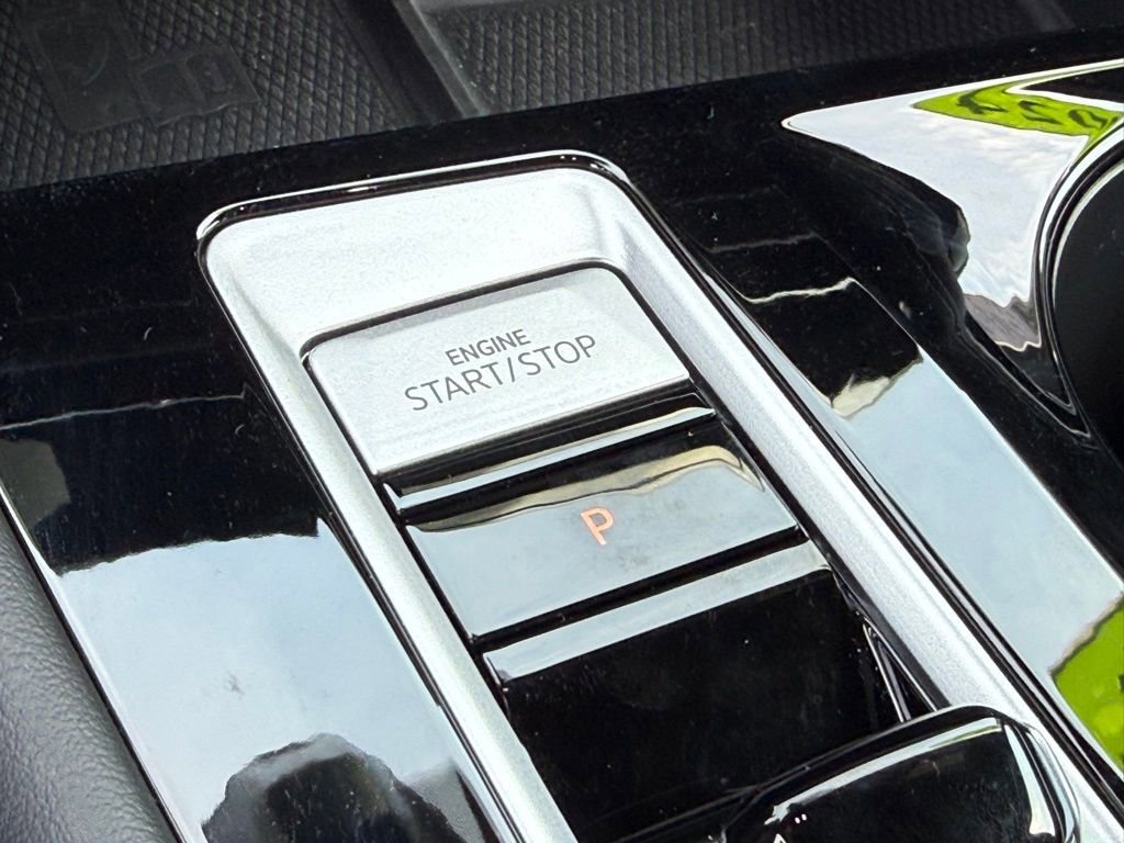 Used 2024 Volkswagen Atlas Cross Sport SE FWD image 22