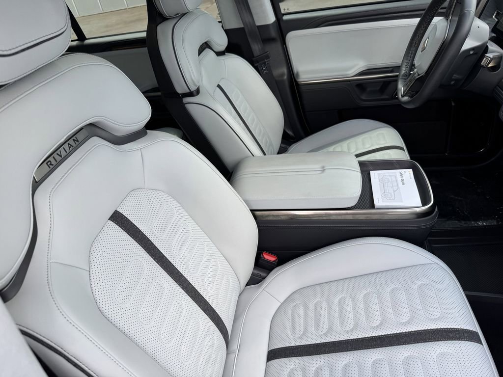Used 2024 Rivian R1S Adventure AWD/4WD image 29