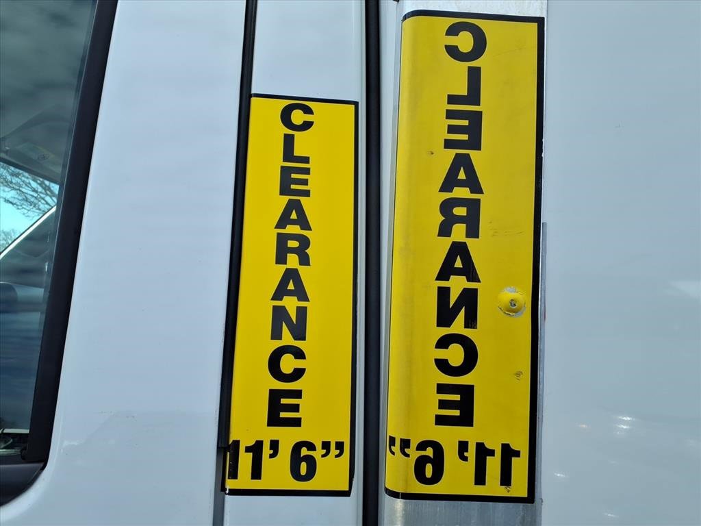 Used 2021 Chevrolet Express 3500 image 8