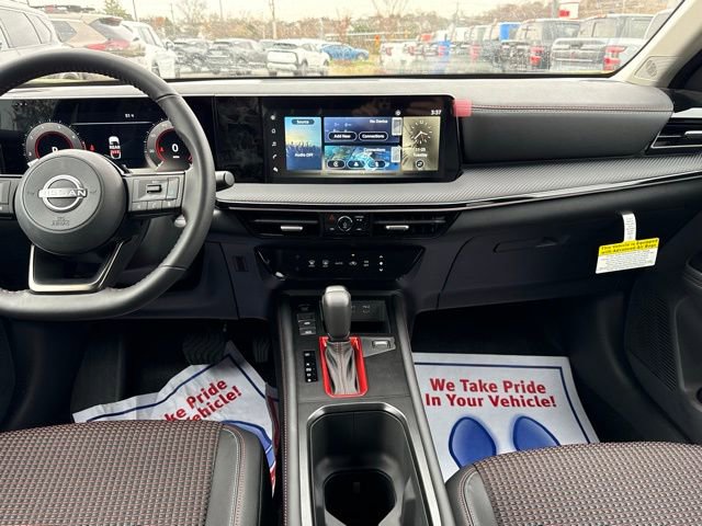 New 2025 Nissan Kicks SR image 24