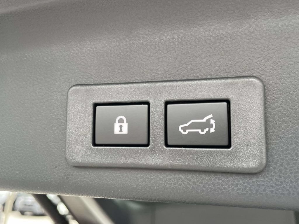 Certified 2025 Subaru Ascent Bronze Edition w/ Onyx Package AWD/4WD image 11