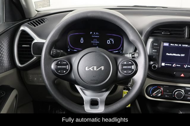 Used 2023 Kia Soul LX FWD image 7