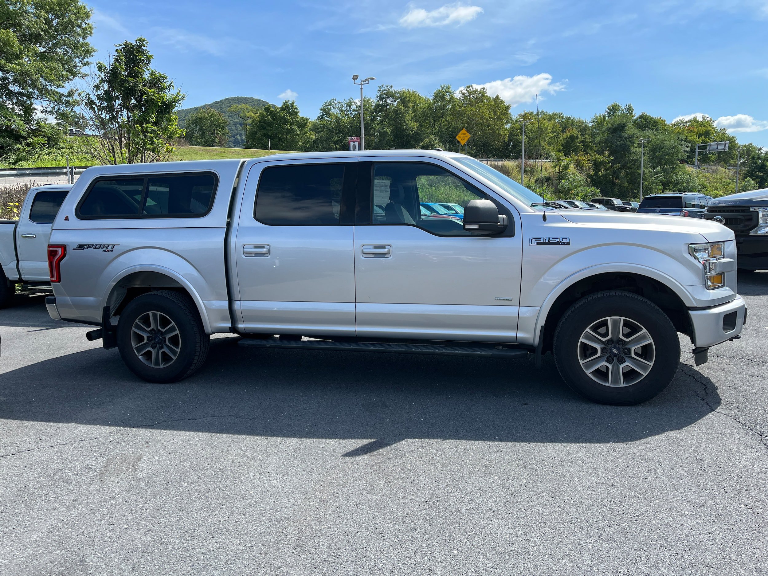 Used 2016 Ford F150 XLT w/ Equipment Group 302A Luxury AWD/4WD image 4