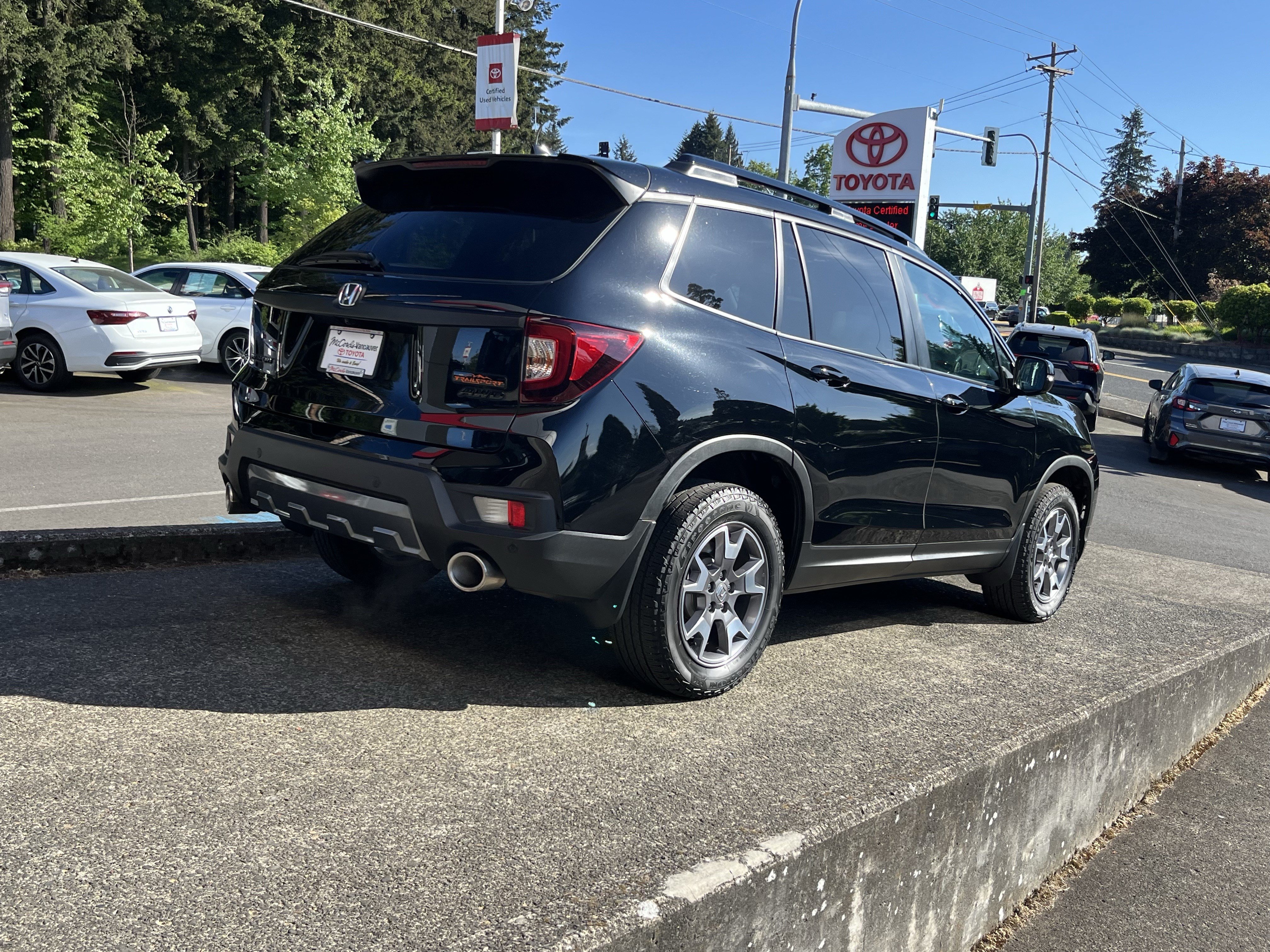 Used 2023 Honda Passport TrailSport image 7