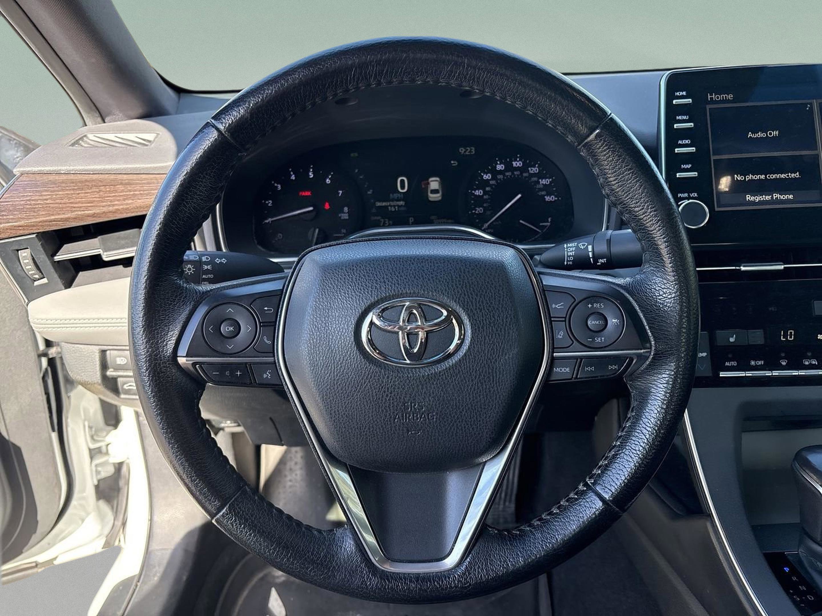Used 2020 Toyota Avalon XLE w/ Moonroof Package image 12