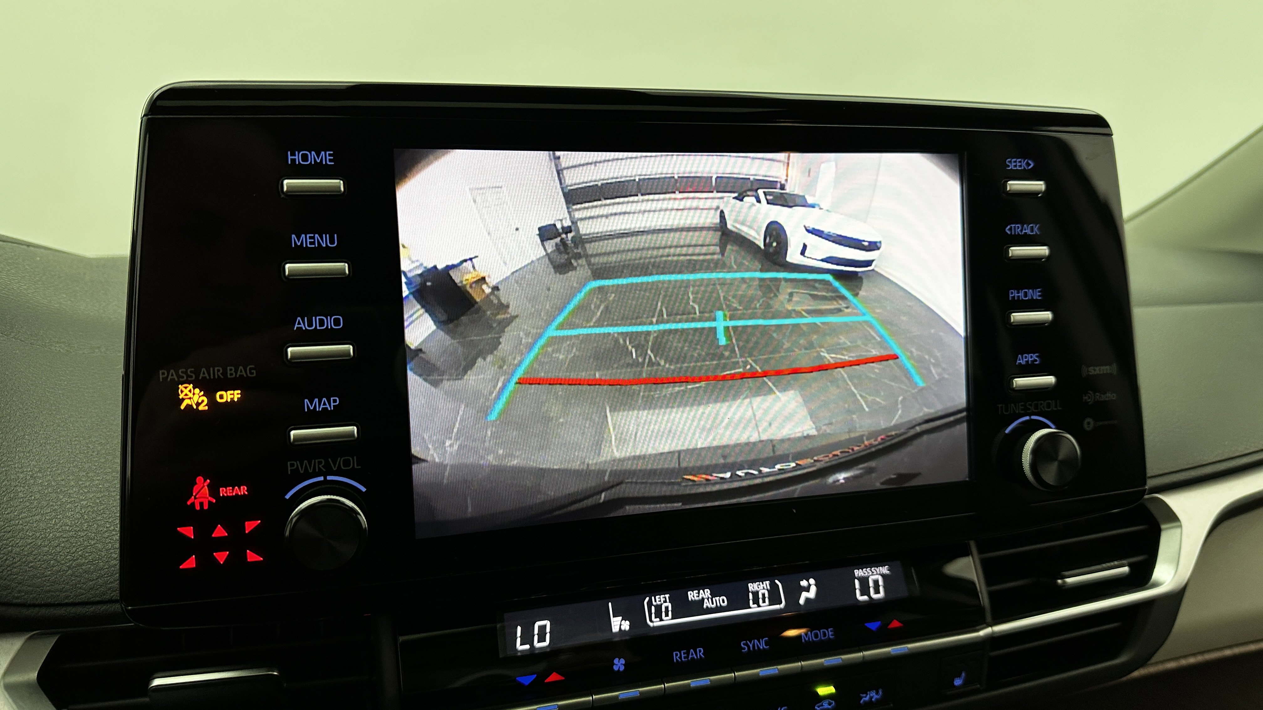 Used 2021 Toyota Sienna XLE image 21