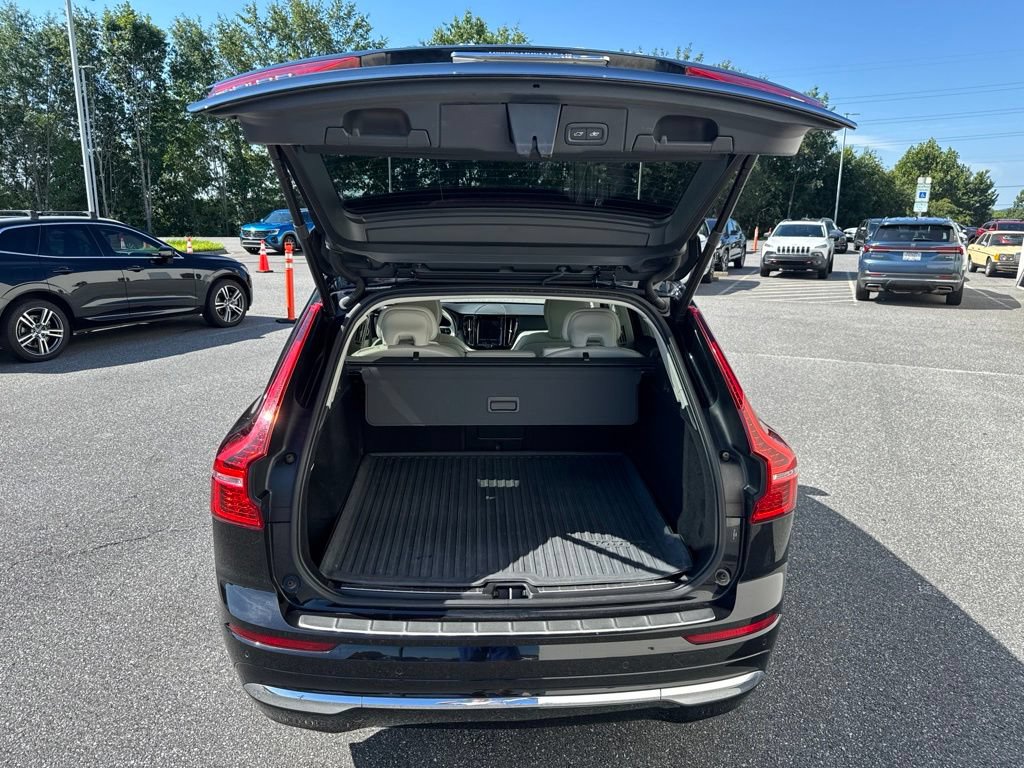 Used 2023 Volvo XC60 B5 Plus w/ Protection Package Premier FWD image 10
