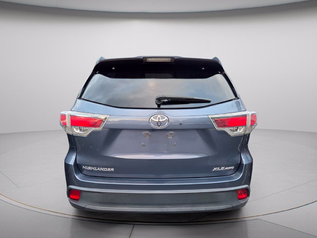 Used 2016 Toyota Highlander XLE AWD/4WD image 6